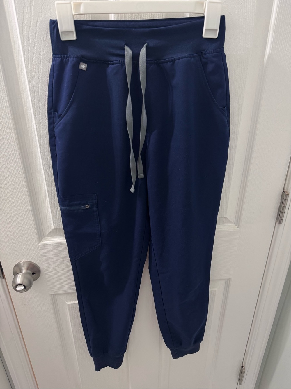 FIGS Women Navy Joggers Scrubs - XS
